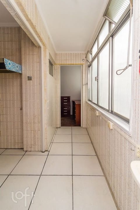 Image 12 - 227537